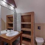 לינה וארוחת בוקר Kmicic 3*