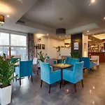 לינה וארוחת בוקר Kmicic זקופאנה