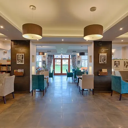 住宿加早餐酒店 Kmicic