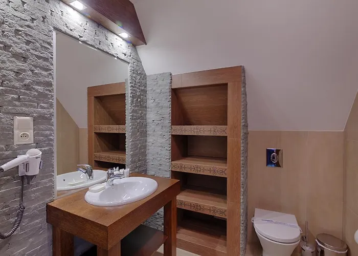 Oda ve Kahvaltı Kmicic 3*